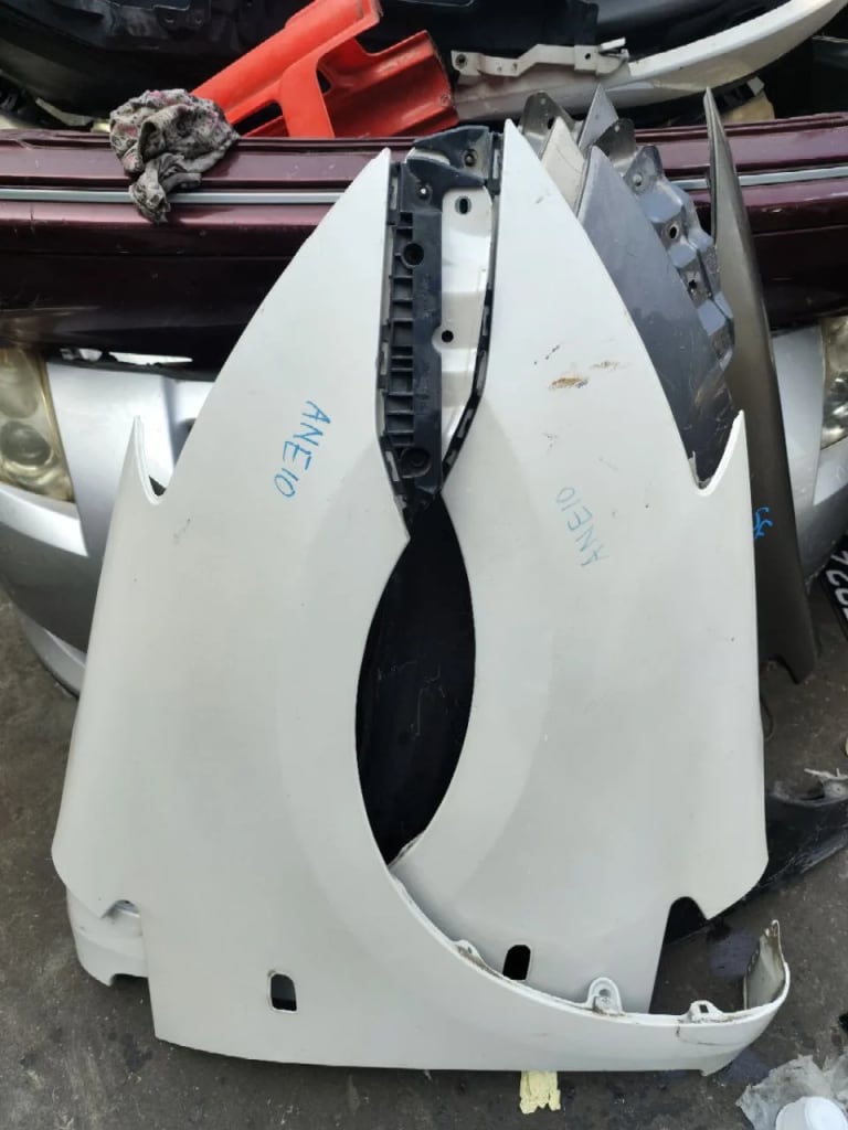 Toyota Wish Крылья 2шт 