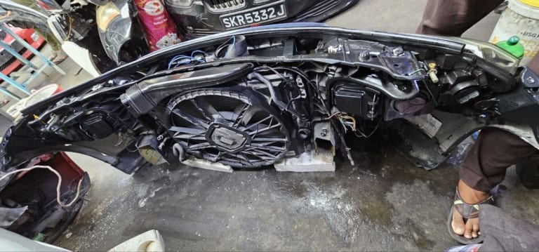 Nose cut BMW X1 used in Sharjah — photo 6