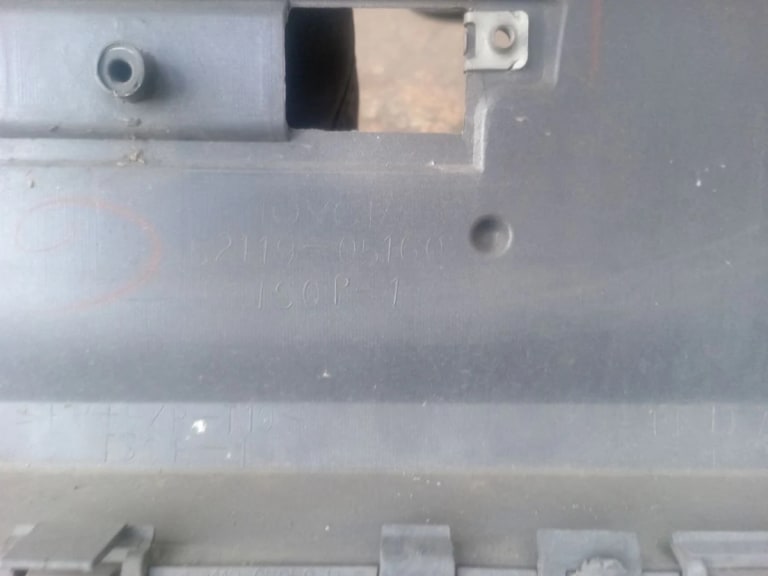 Bumper + Headlights Toyota Avensis used in Sharjah — photo 2