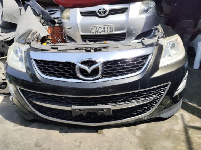 Nose cut Mazda CX-9