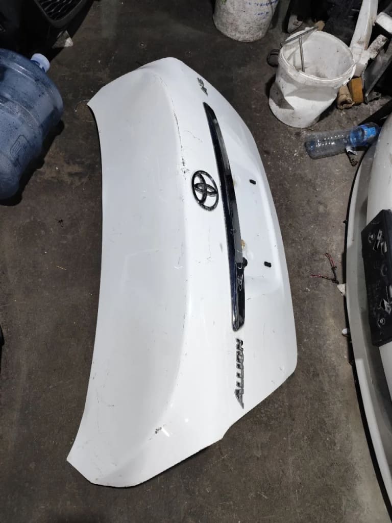 Toyota Allion Крышка багажника 