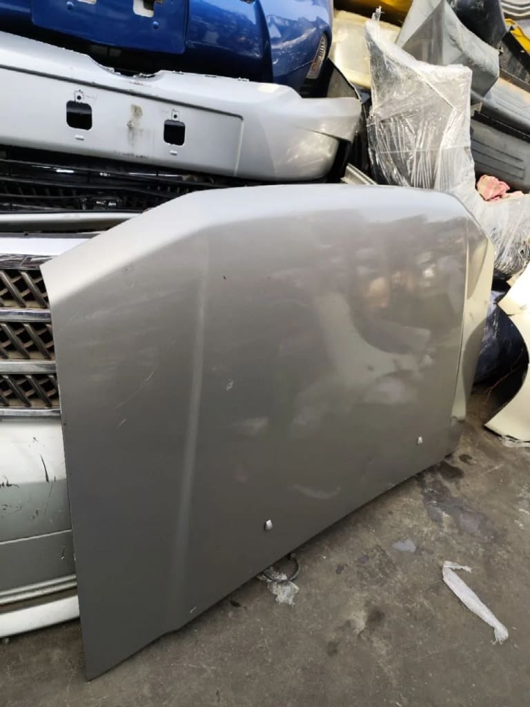 Mitsubishi Pajero Капот 