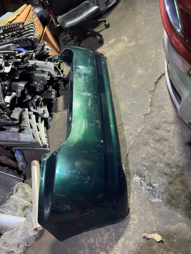 Toyota Corolla Бампер задний 