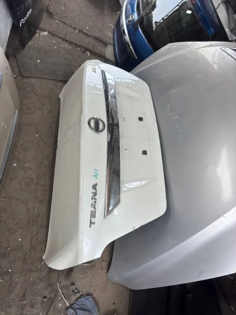 Nissan Teana Крышка багажника 