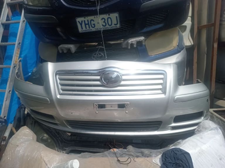 Bumper + Headlights Toyota Avensis