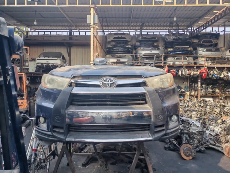 Toyota Highlander Ноускат, капот