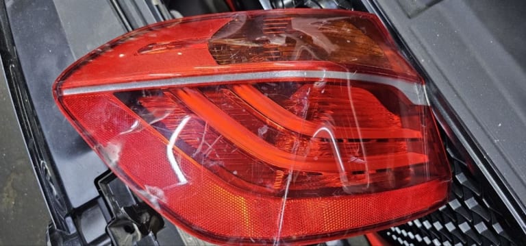 Nose cut + Hood + Fender BMW 2-Series used in Sharjah — photo 2