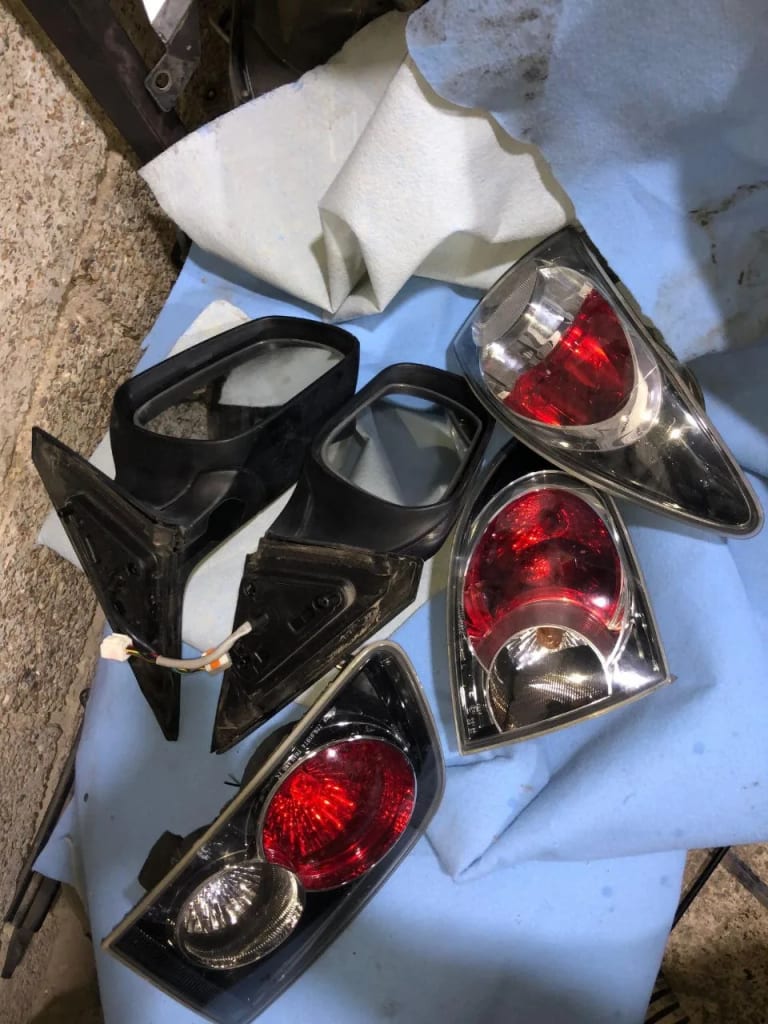 Fender + Mirror + Tail lights Mazda Mazda6 used in Sharjah — photo 4