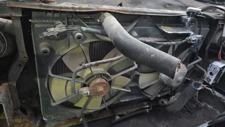 Nose cut Toyota Camry used in Sharjah — photo 3