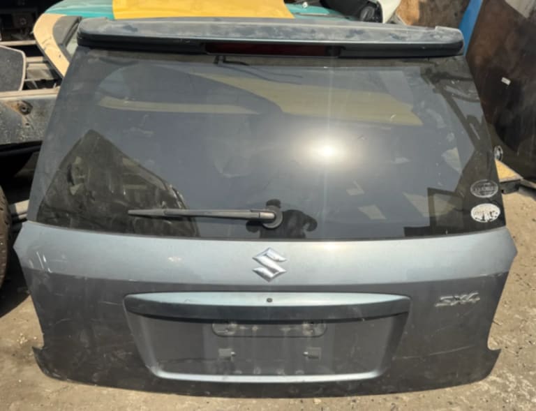 Suzuki SX4 Дверь багажника 