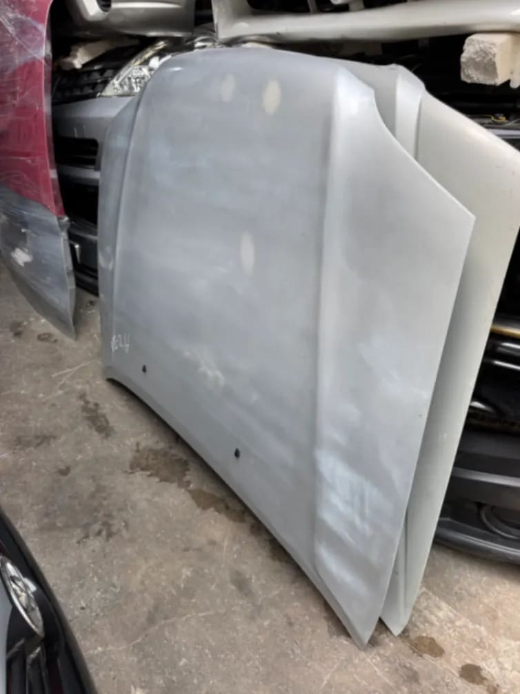 Hood Toyota Caldina used in Sharjah — photo 2