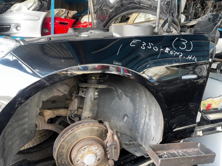 Nose cut + Hood + Fender Mercedes-Benz E-Class used in Sharjah — photo 2