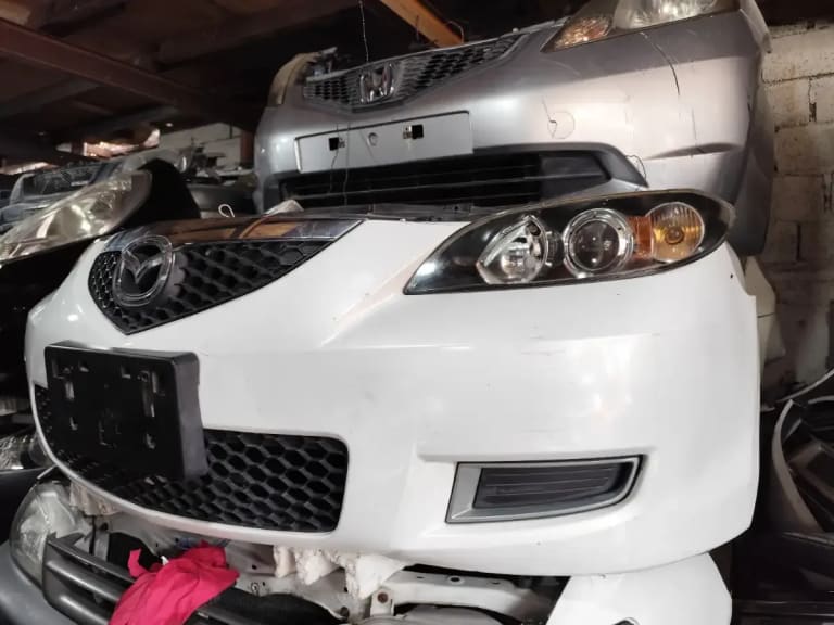 Mazda 3 Ноускат 