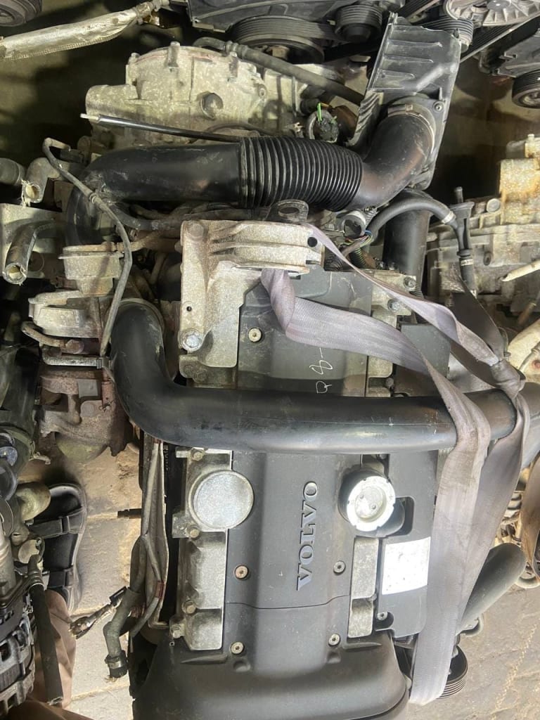 Volvo ДВС АКПП 2WD B5244T3