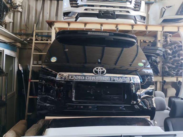 Toyota Land Cruiser Prado Задняя дверь