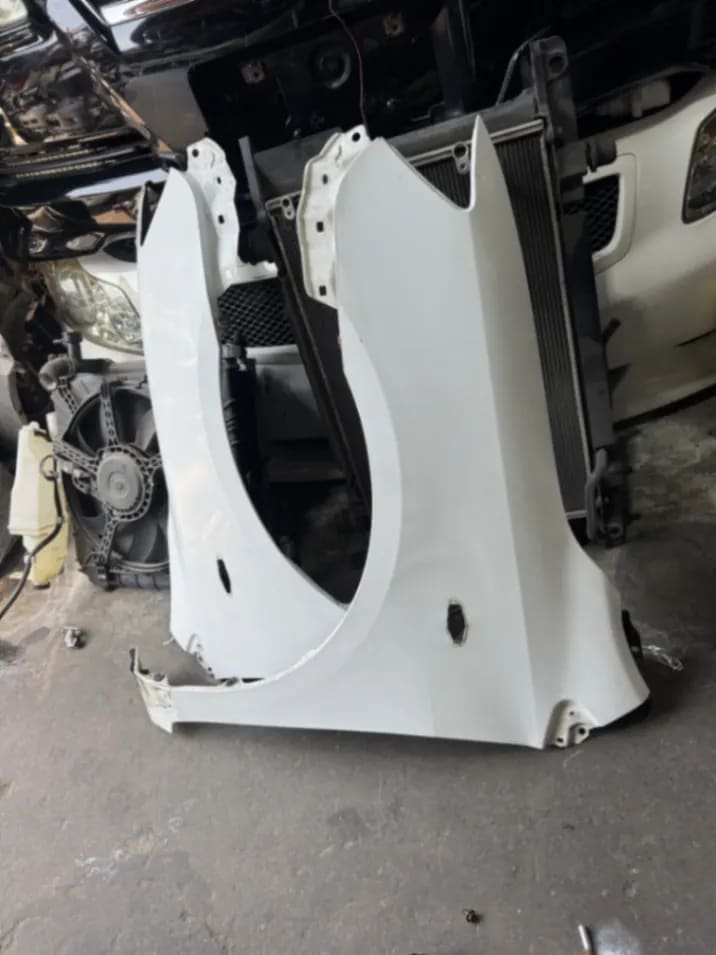 Toyota Corolla Axio Крылья 2шт