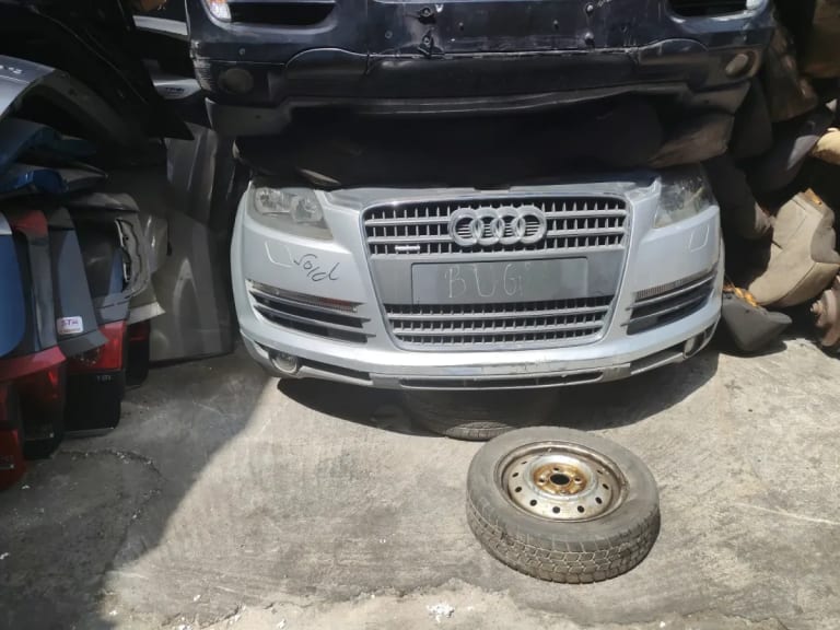 Nose cut Audi Q7