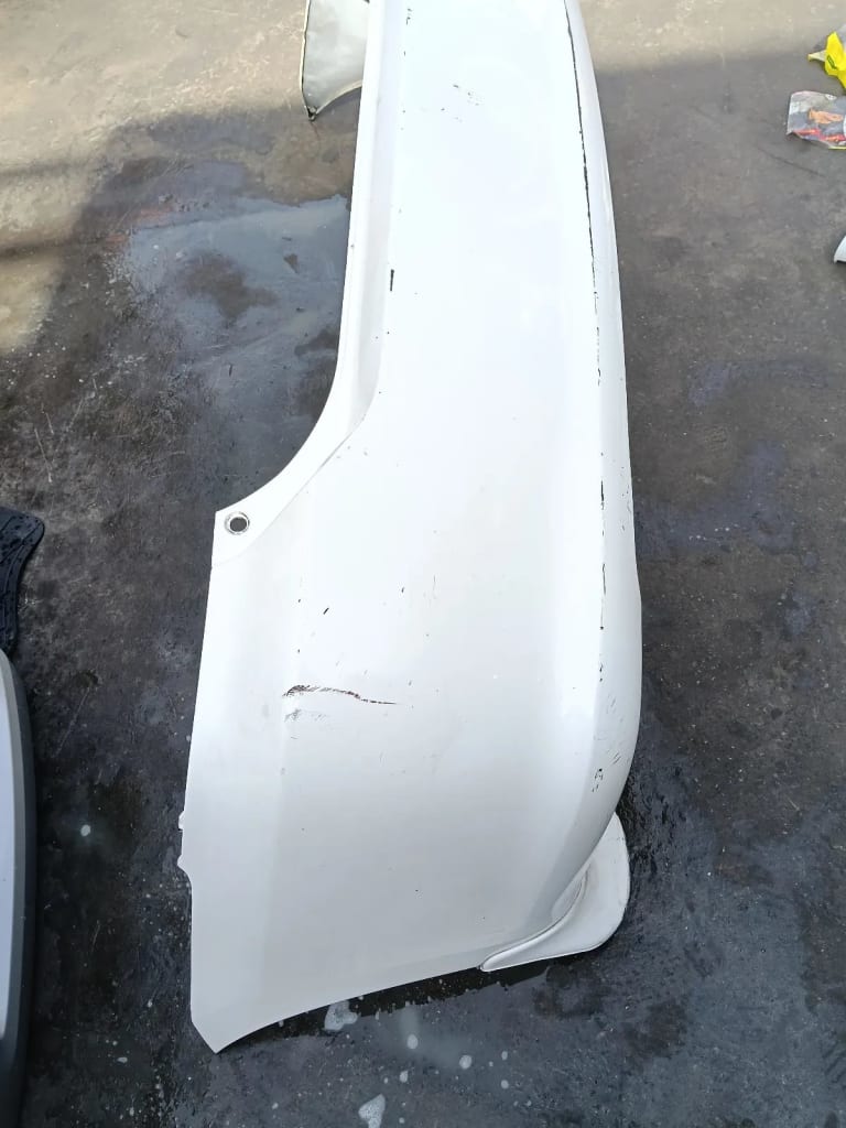Toyota Wish Бампер задний 