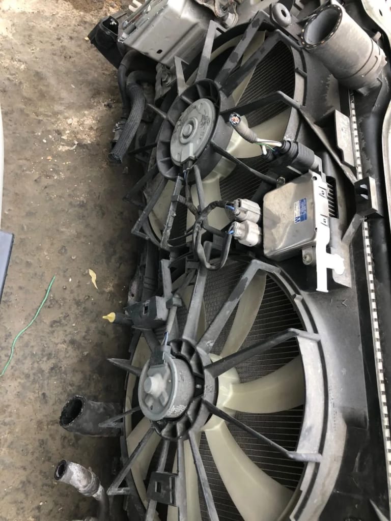 Nose cut Lexus GS350 used in Sharjah — photo 4