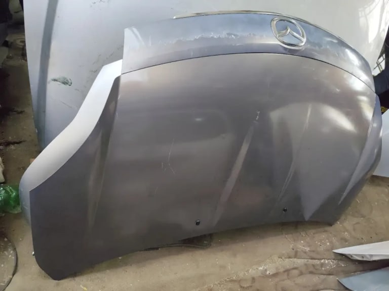 Mazda Verisa Капот 