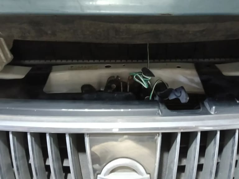 Nose cut Nissan Sunny used in Sharjah — photo 8
