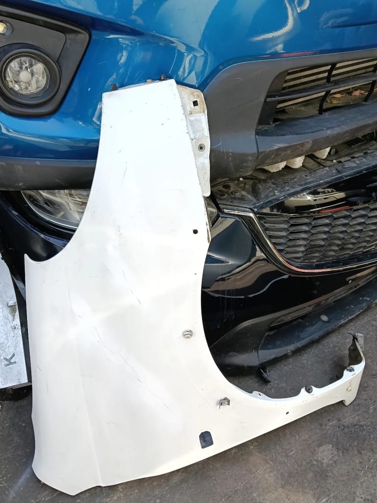Fender Toyota Funcargo used in Sharjah — photo 2