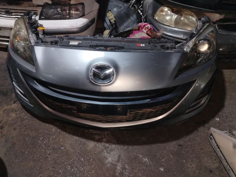 Mazda 3 Ноускат 