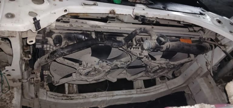 Nose cut Mitsubishi Outlander used in Sharjah — photo 6