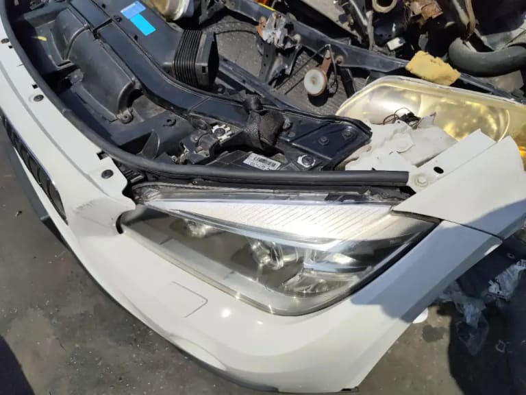 Nose cut + Headlights + Tail lights BMW X1 used in Sharjah — photo 2