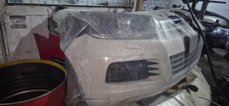 Nose cut + Hood + Fender Volkswagen Touareg used in Sharjah — photo 2