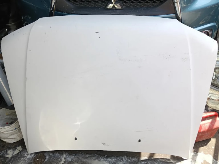 Toyota Carina Капот 