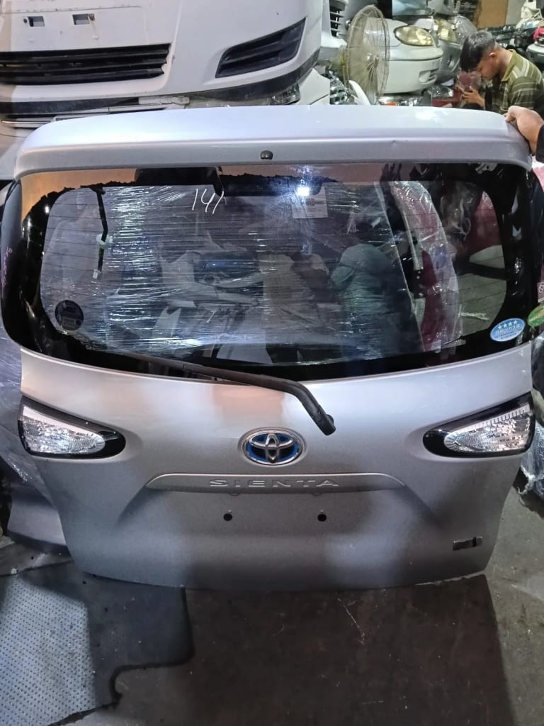 Toyota Дверь багажника 