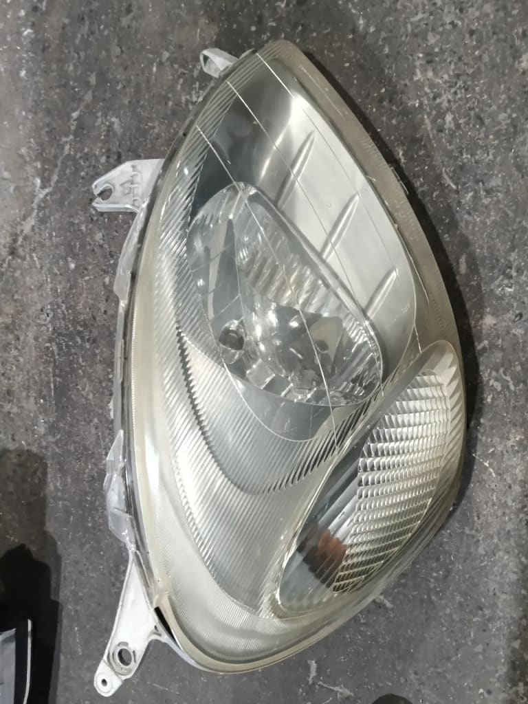 Headlights Toyota Vitz