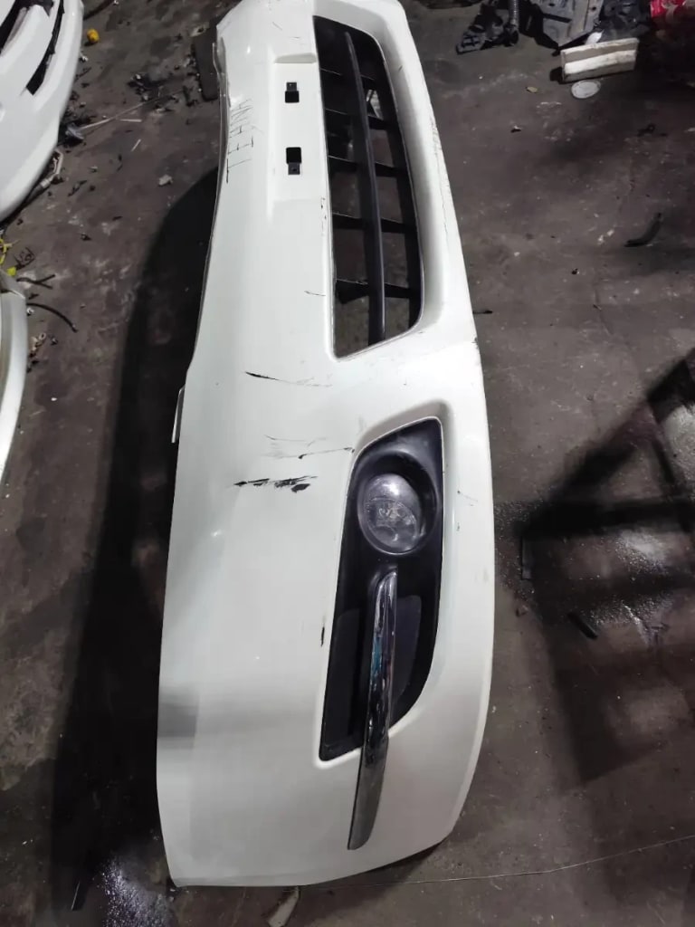 Bumper + Grille Nissan Teana used in Sharjah — photo 2