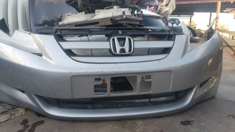 Bumper Nissan