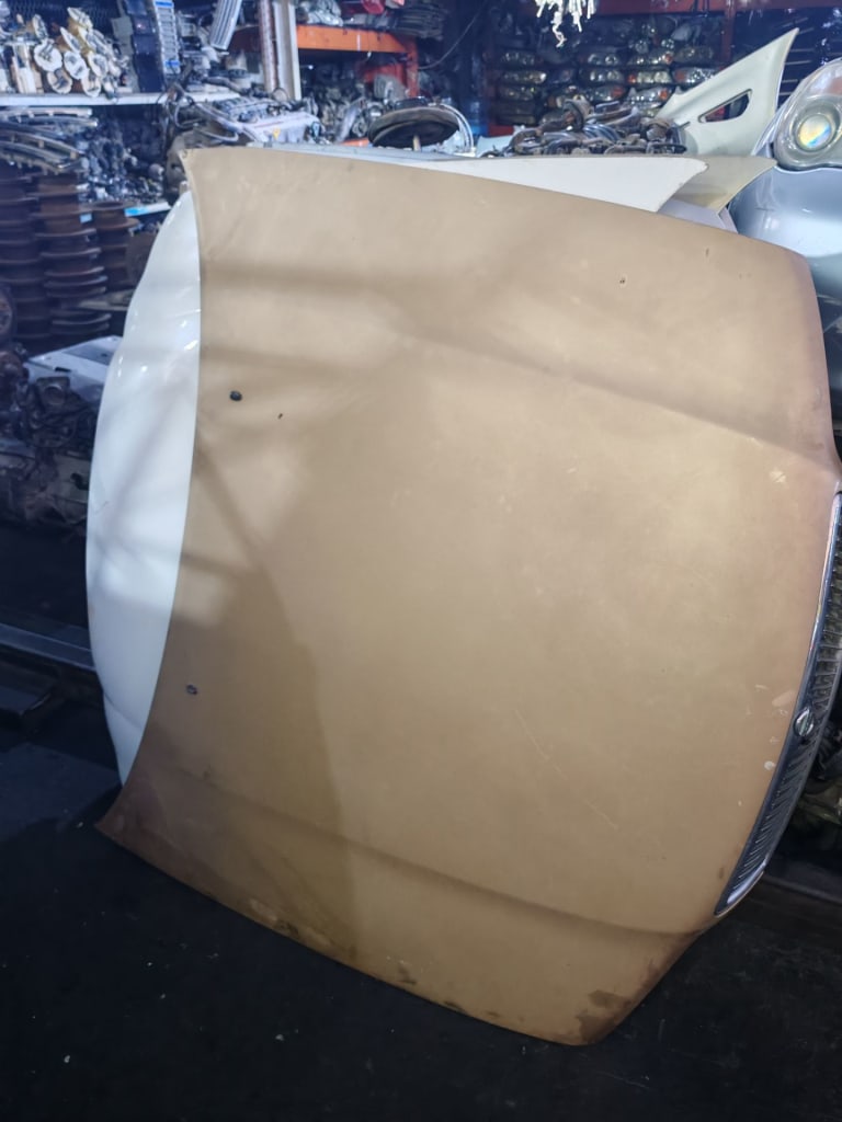 Hood Nissan Cefiro