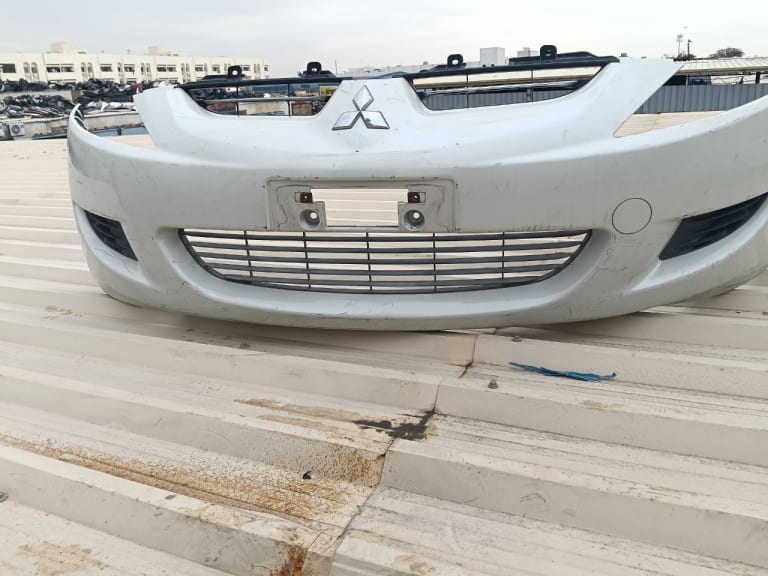 Bumper Mitsubishi Grandis