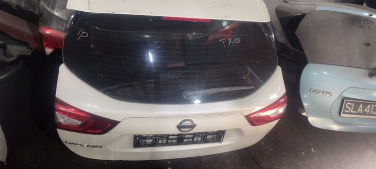 Trunk lid Nissan Qashqai K0100-BM9MA