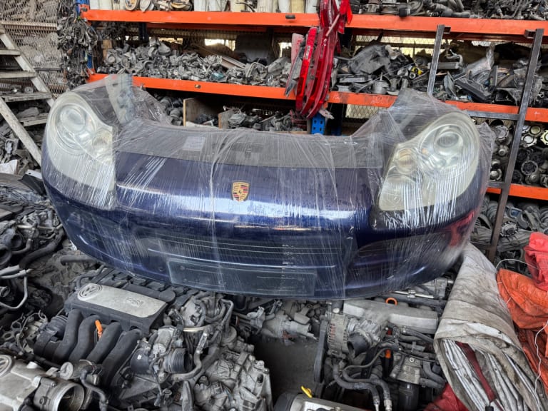 Nose cut Porsche Cayenne