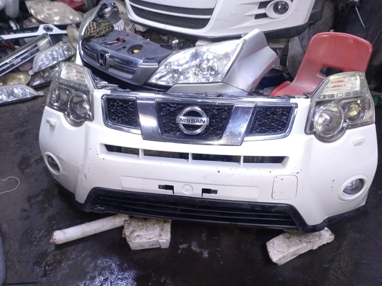 Nose cut Nissan X-Trail