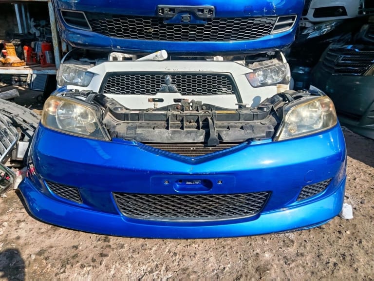 Nose cut Mazda Demio D35053110E