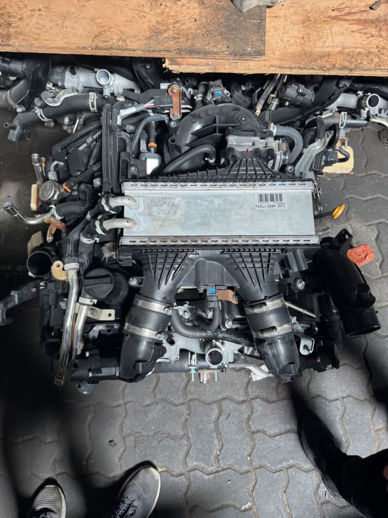 Engine Toyota Land Cruiser J300 V35A