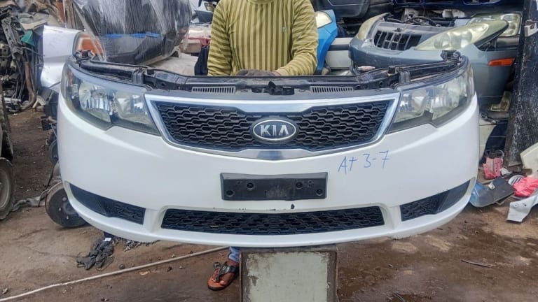 Nose cut Kia Cerato