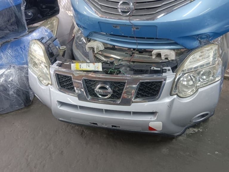 Nose cut Nissan X-Trail