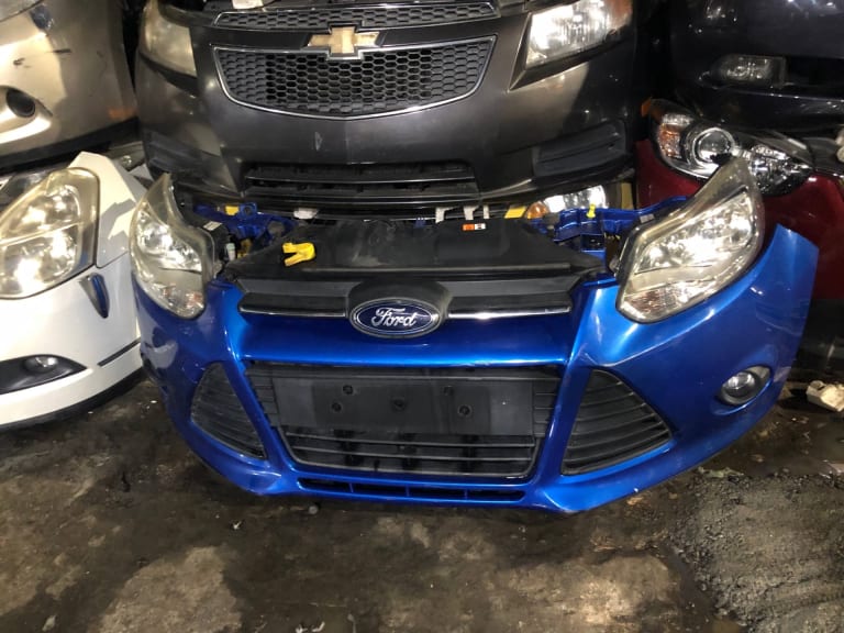 Nose cut + Hood Ford Focus
