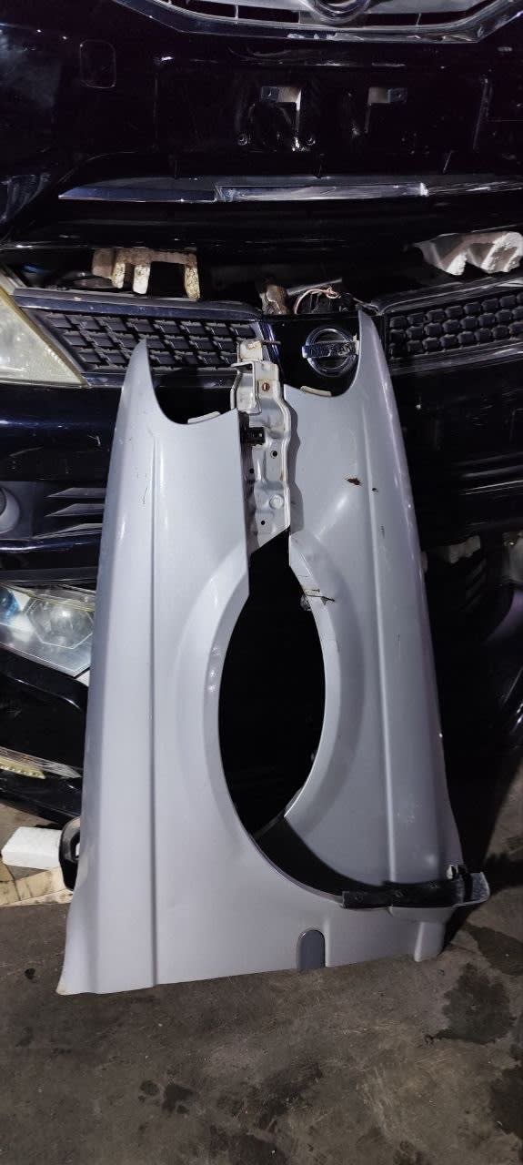 Fender Nissan Sunny