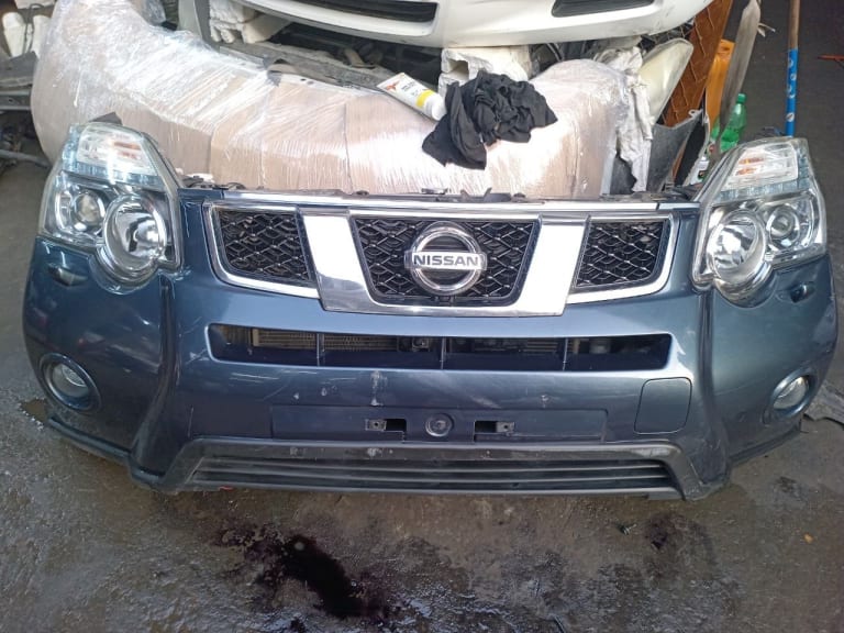 Nose cut Nissan X-Trail