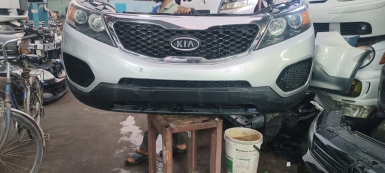 Nose cut Kia Sorento
