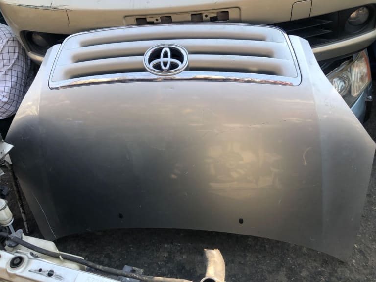 Nose cut + Hood Toyota Ipsum