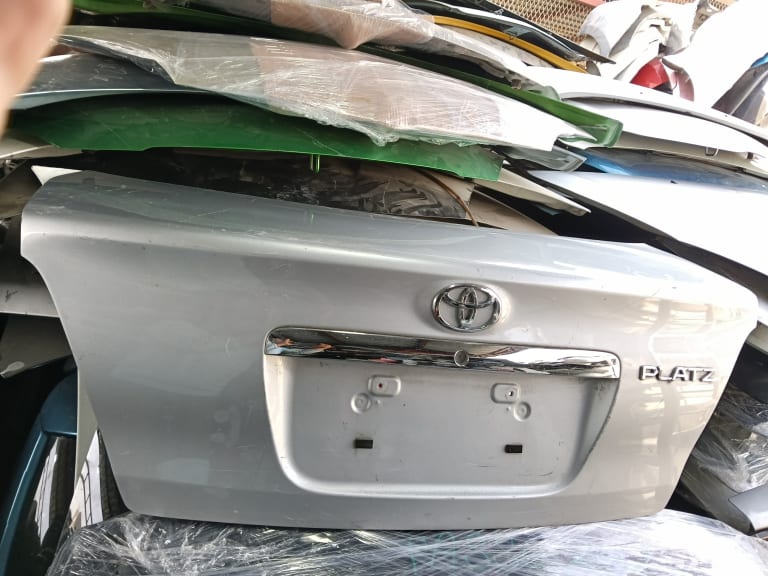 Trunk lid Toyota Echo